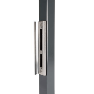 Hybrid keep for insert locks - For square profiles in RAL 9005